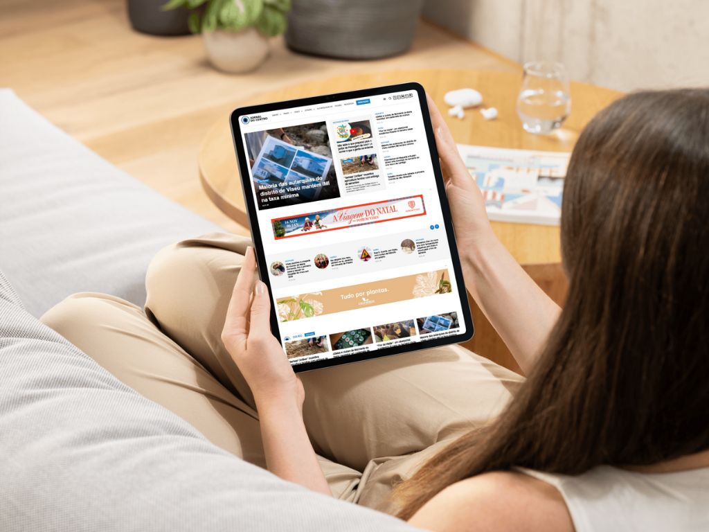 mockup jornal tablet (1)